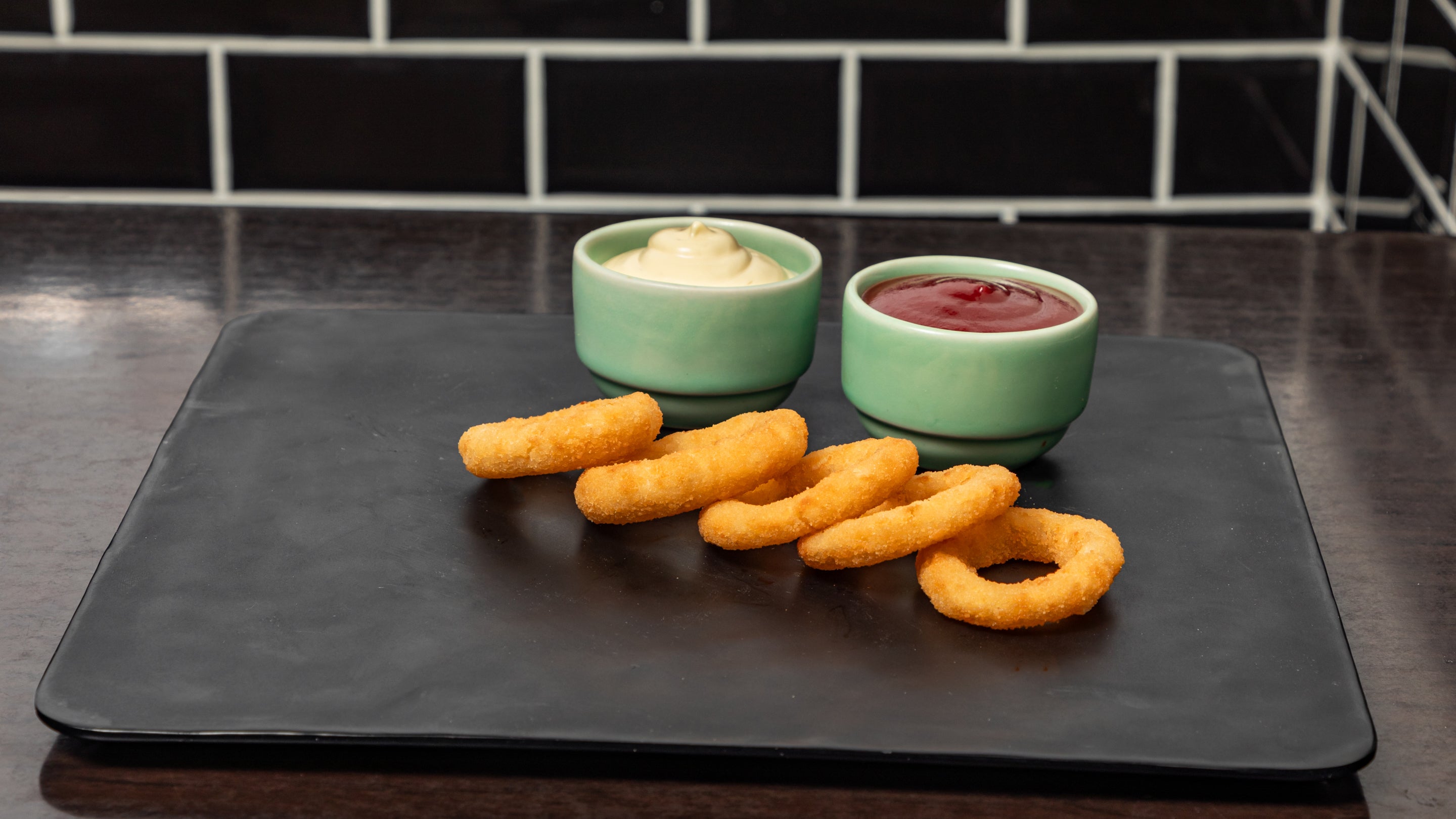 Oinons Rings