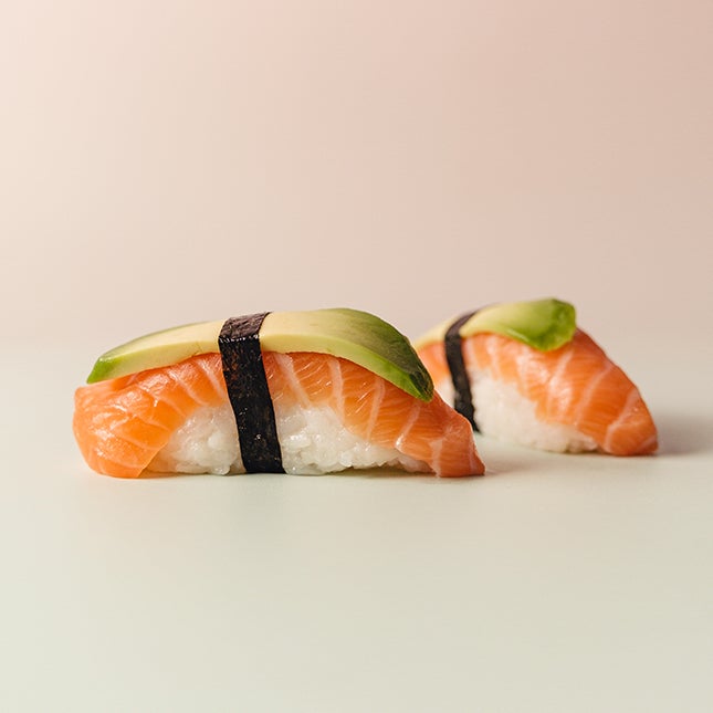 Sushi saumon avocat