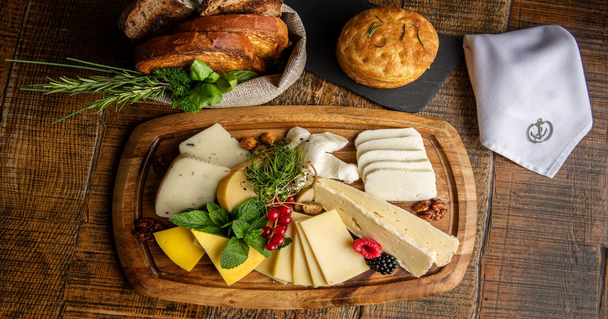 The Hamptons Café delivery from Umm Suqeim 1 Order with Deliveroo