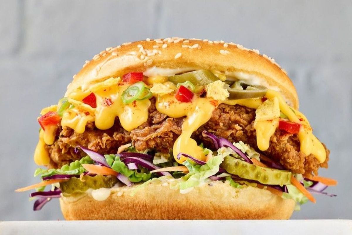 Cheesy Nachos Burger