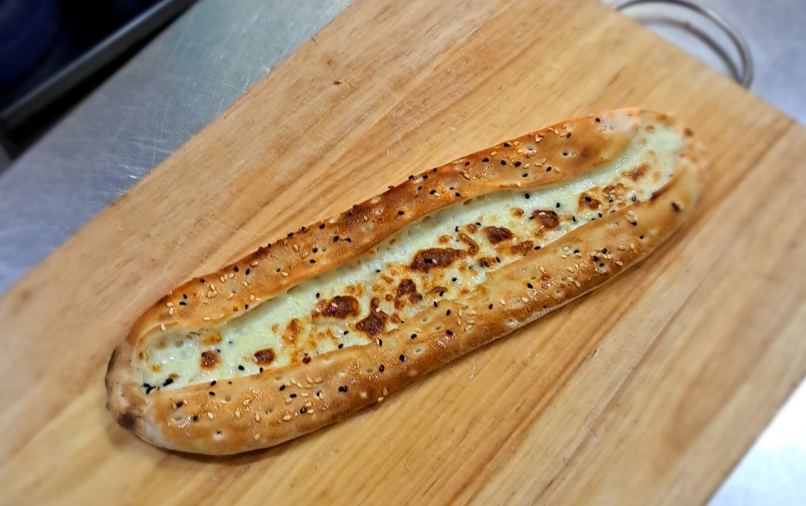 Hallumi pide