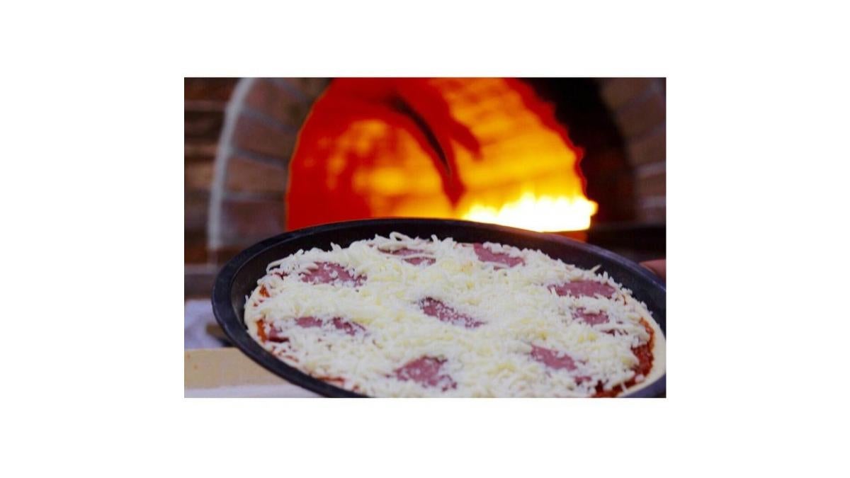 Refrigerated Margherita Pizza