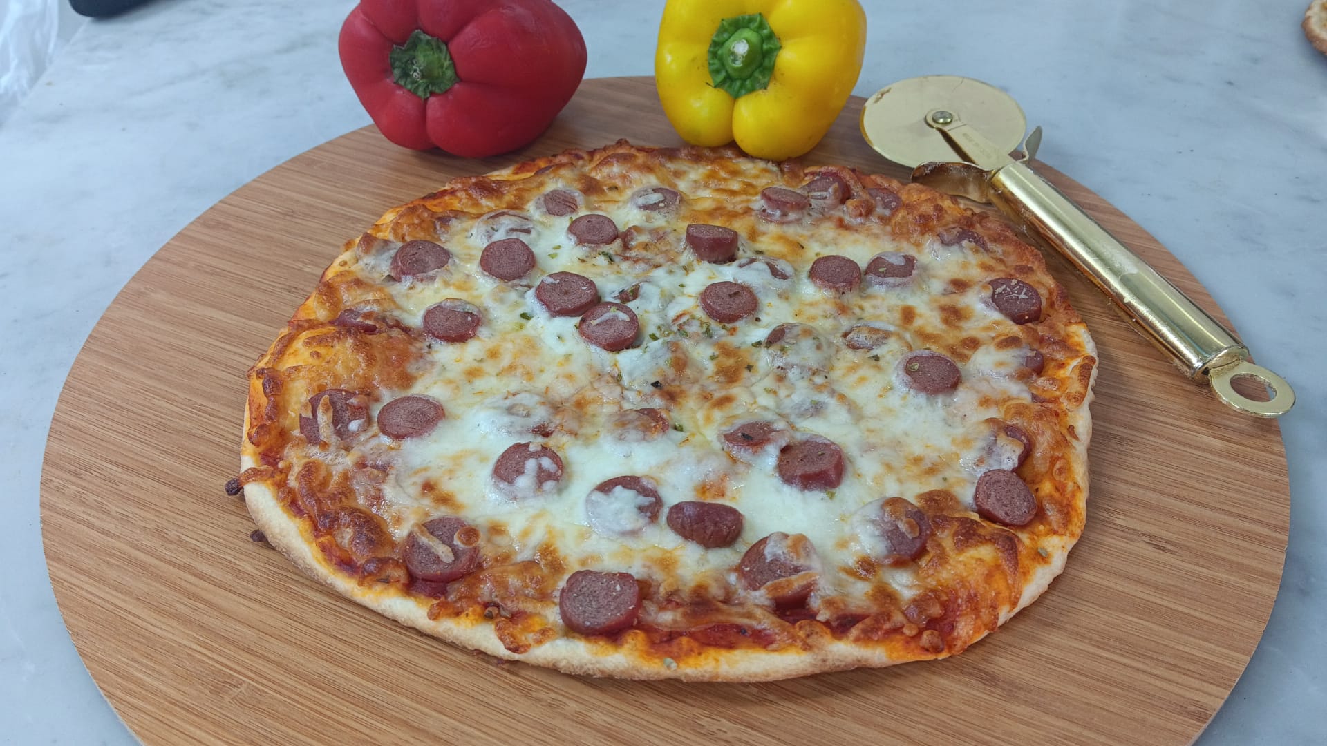 Naqaniq Pizza