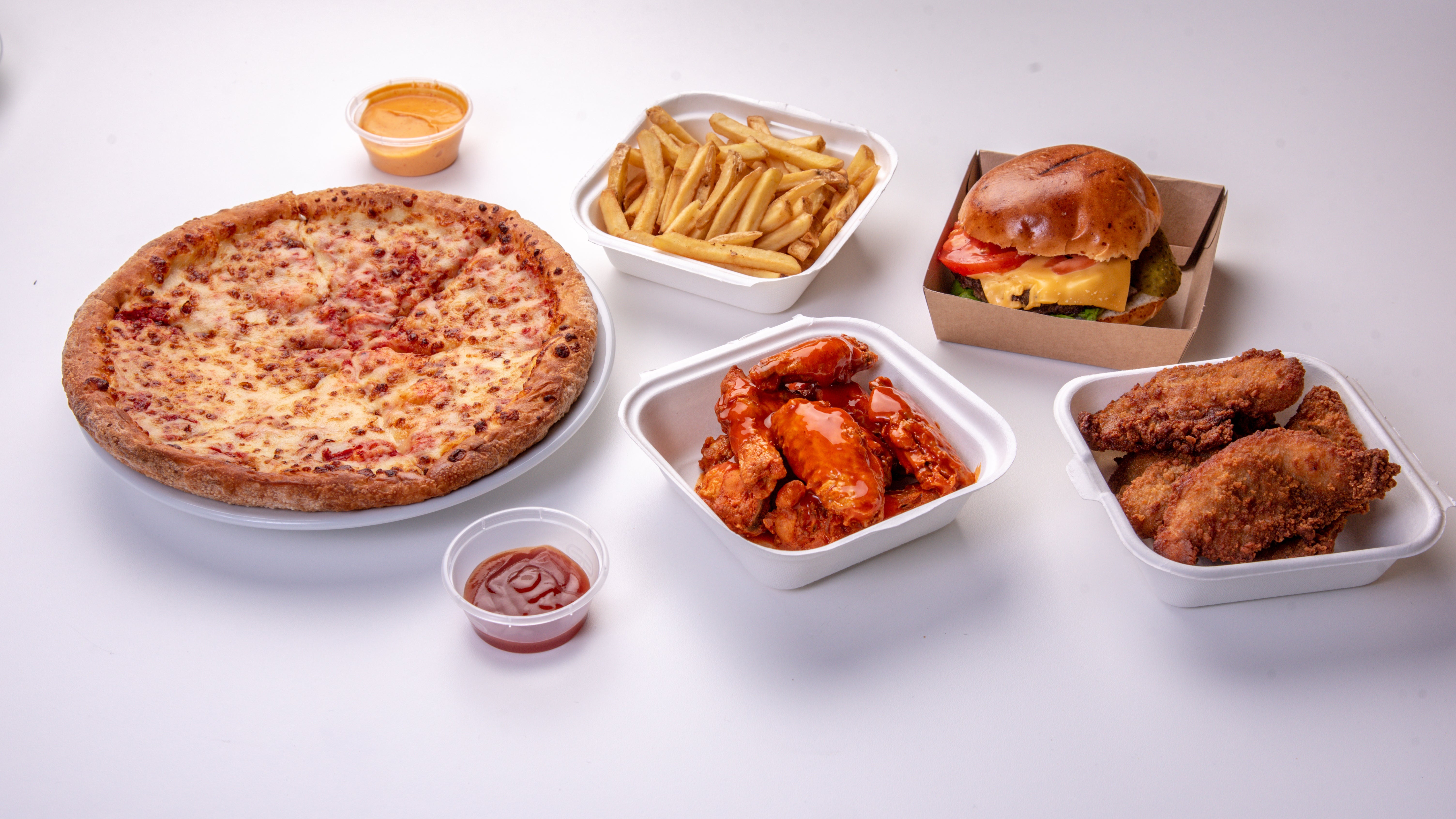 pizza delivery near 4851 s tower way aurora co 80015