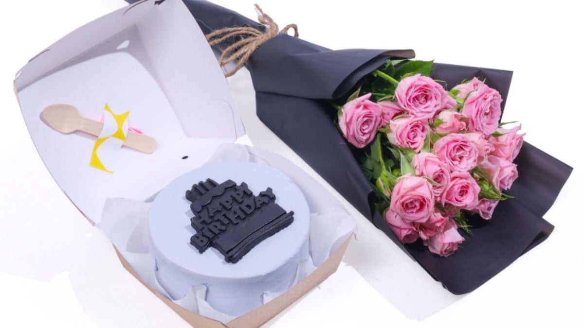 Cake and Flowers 30