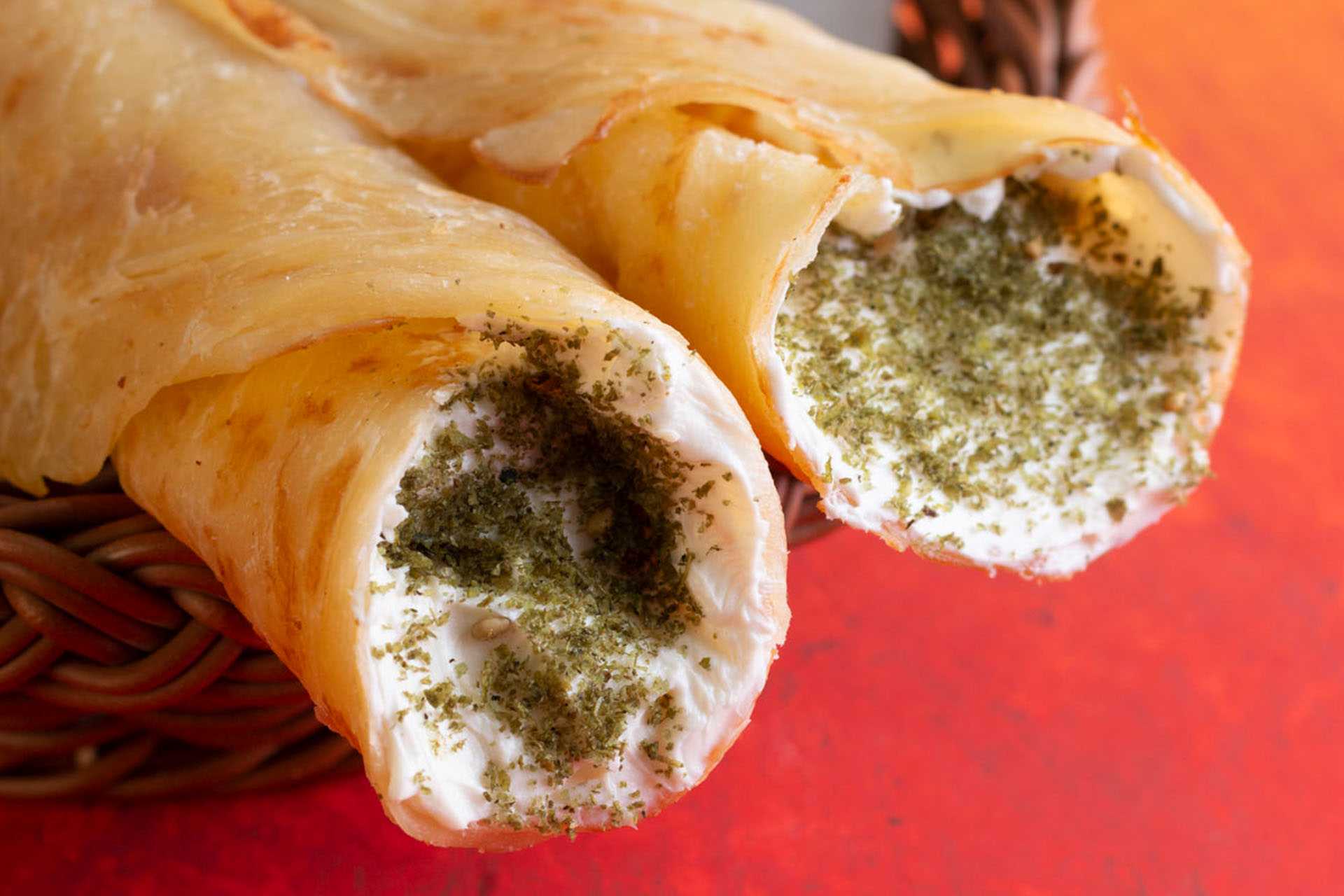 Labneh W Zaatar Chapati Roti