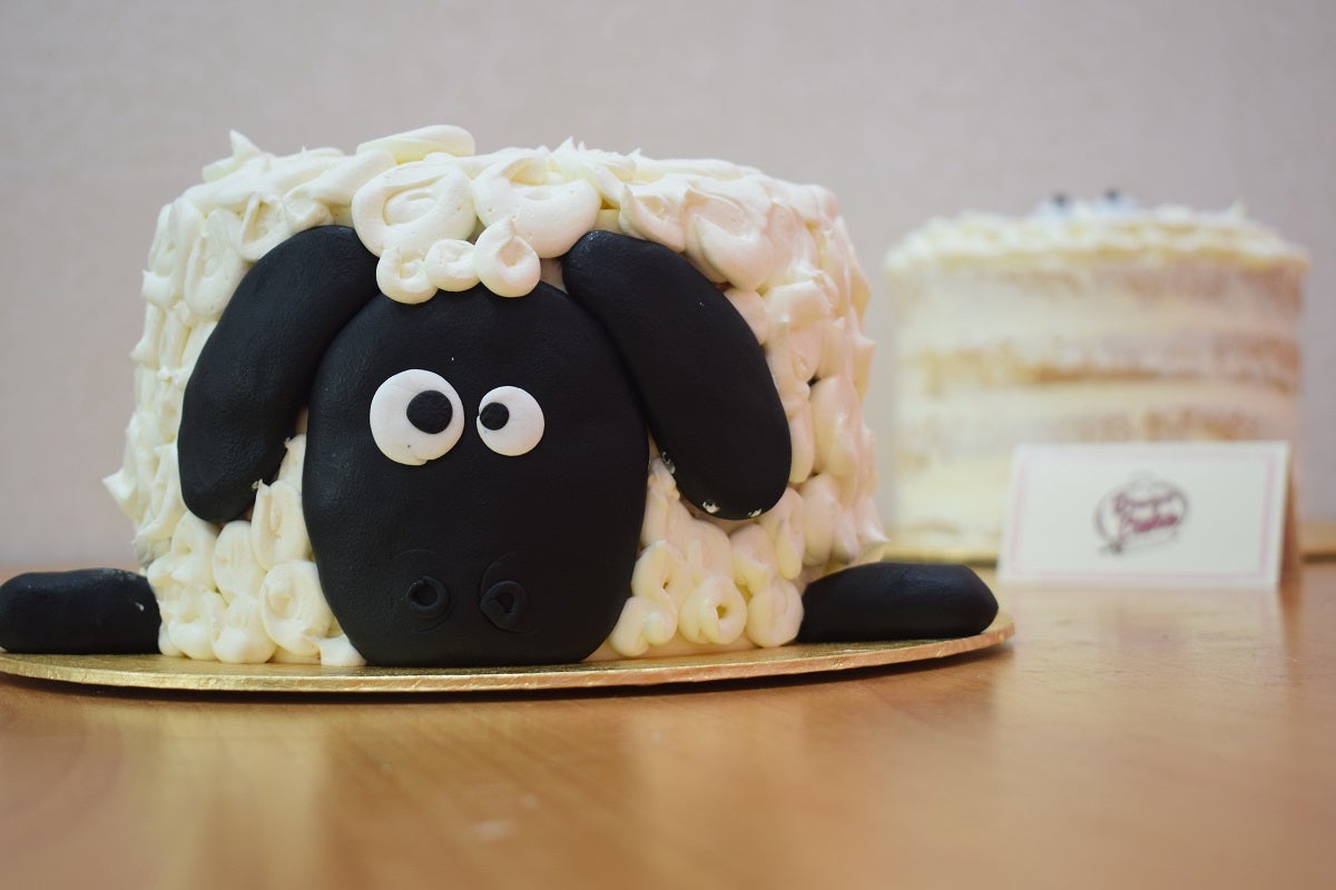 Sheep Cake (6 Inches) (Serves 6-8 Persons)