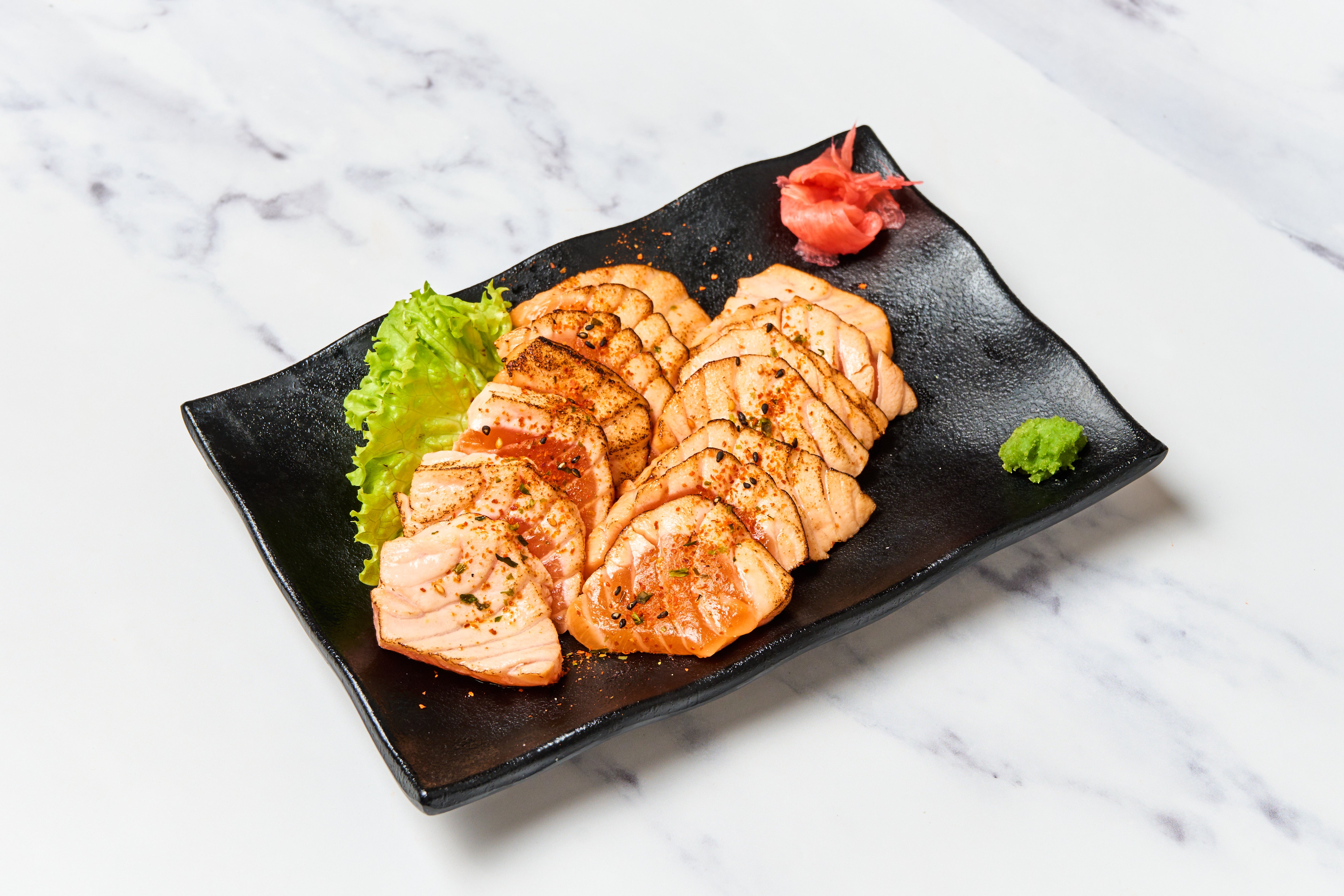 Tataki saumon 14 pièces + (riz)