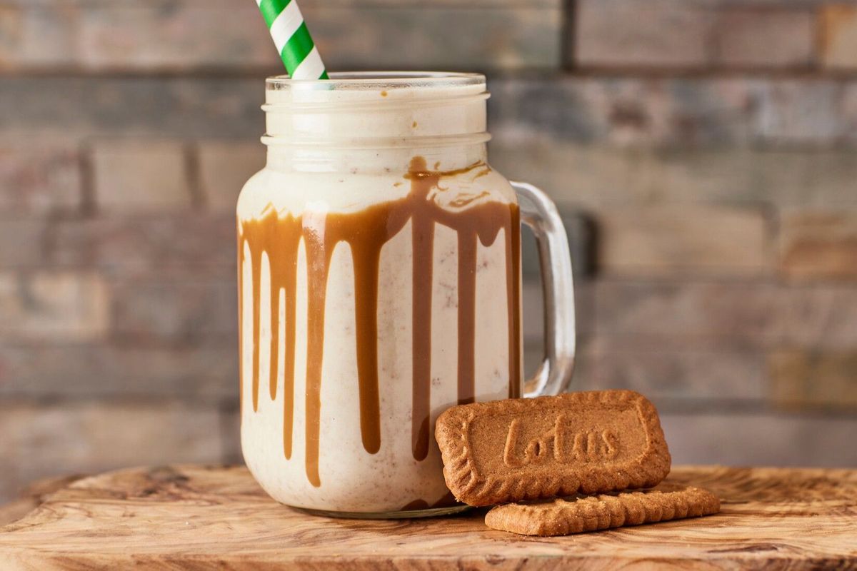 LOTUS BISCOFF MILKSHAKE
