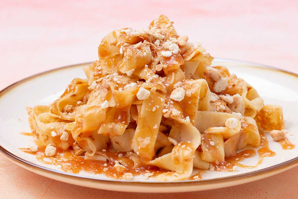 Caramel Spaghetti Crepe