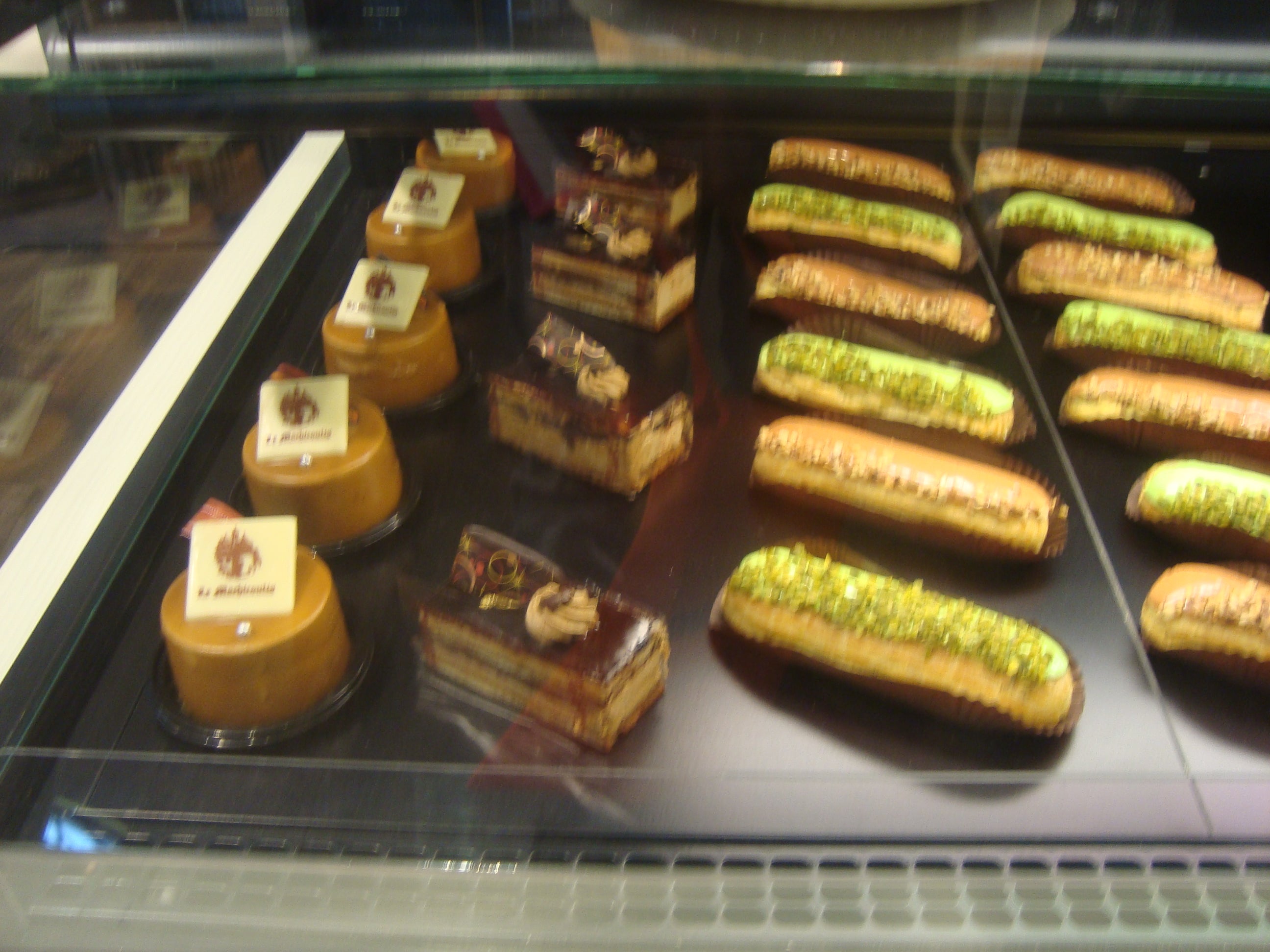 ECLARS : PISTACHE ,CHOCOLAT, CAFE