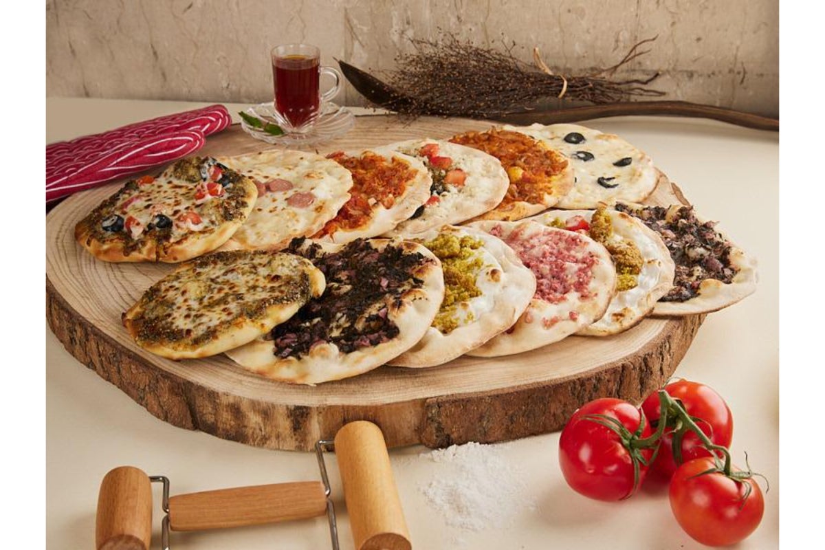 Dozen Fatayer Mix Medium Size