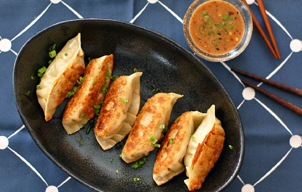 IchikaSushi & Asian Cuisine delivery from Brighton Order with Deliveroo