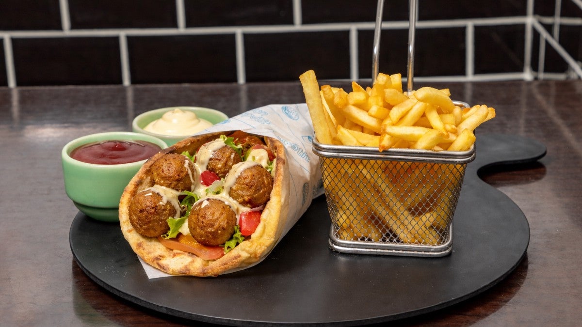 Cheese naan falafel 🥙 ( vegetarian)🌱