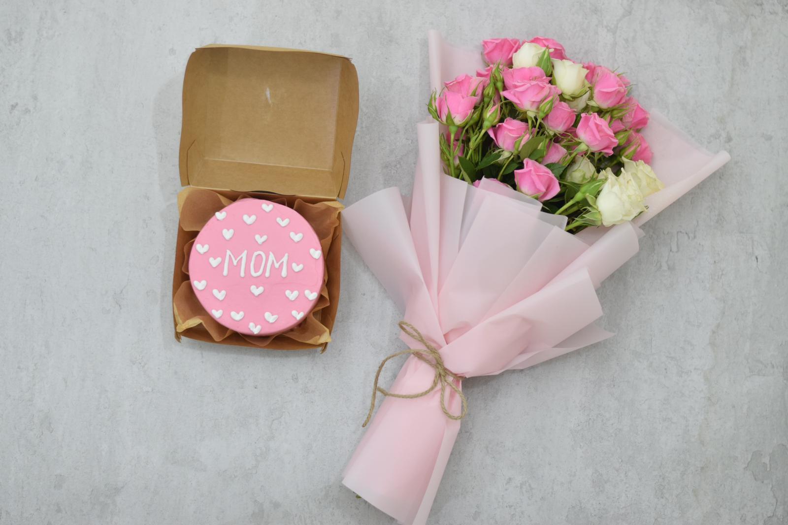 Mother Cake And Mix Roses 1