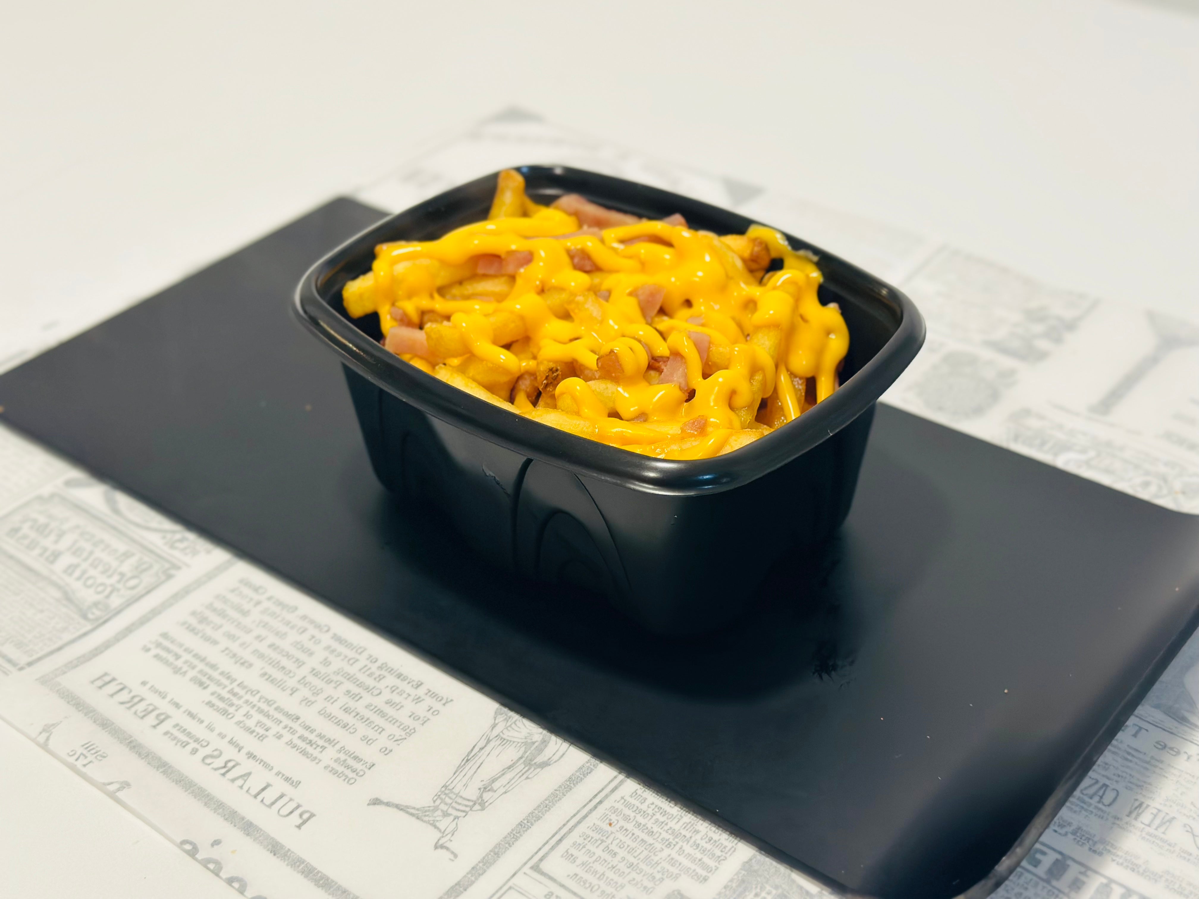 Frites au cheddar et lardons