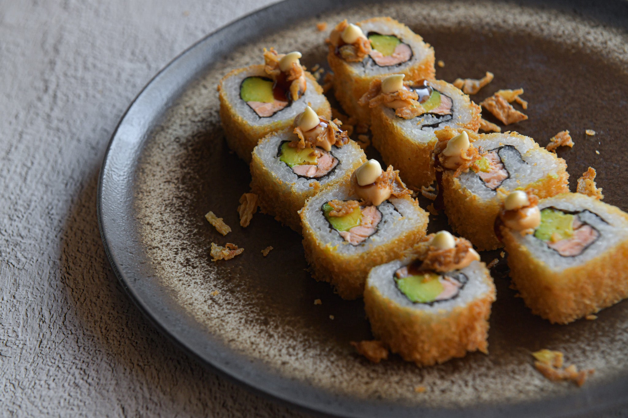 SAUMON AVOCAT CROUSTY ROLL