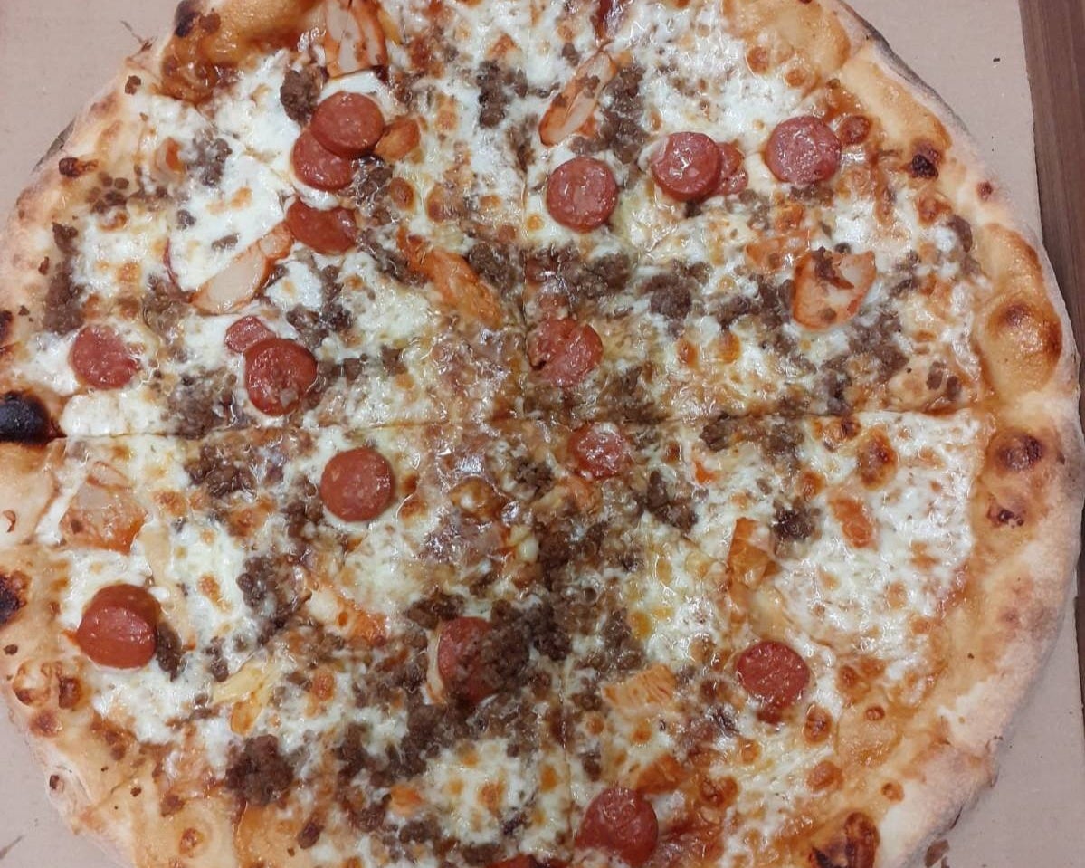 Pizza cannibale 🍕🍗🥩