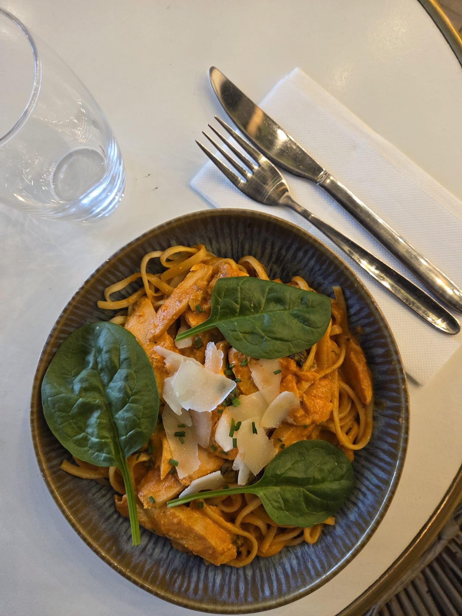 Linguines Alfredo