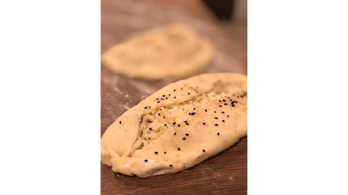 Refrigerated Plain Halloumi Cheese Pie