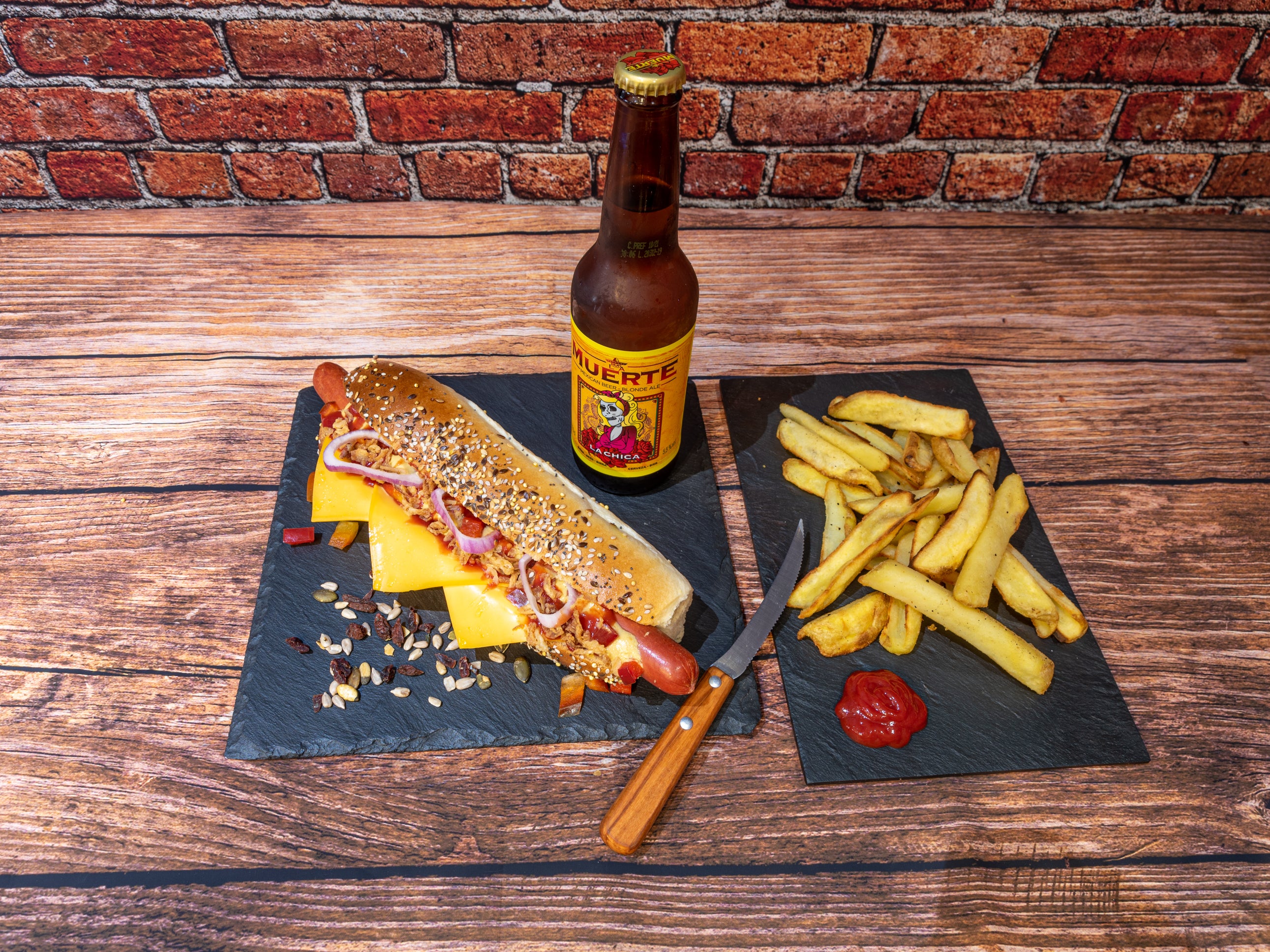 🌭🍟🍺 Formule Hot-dog + Frites ou Dessert + Boisson