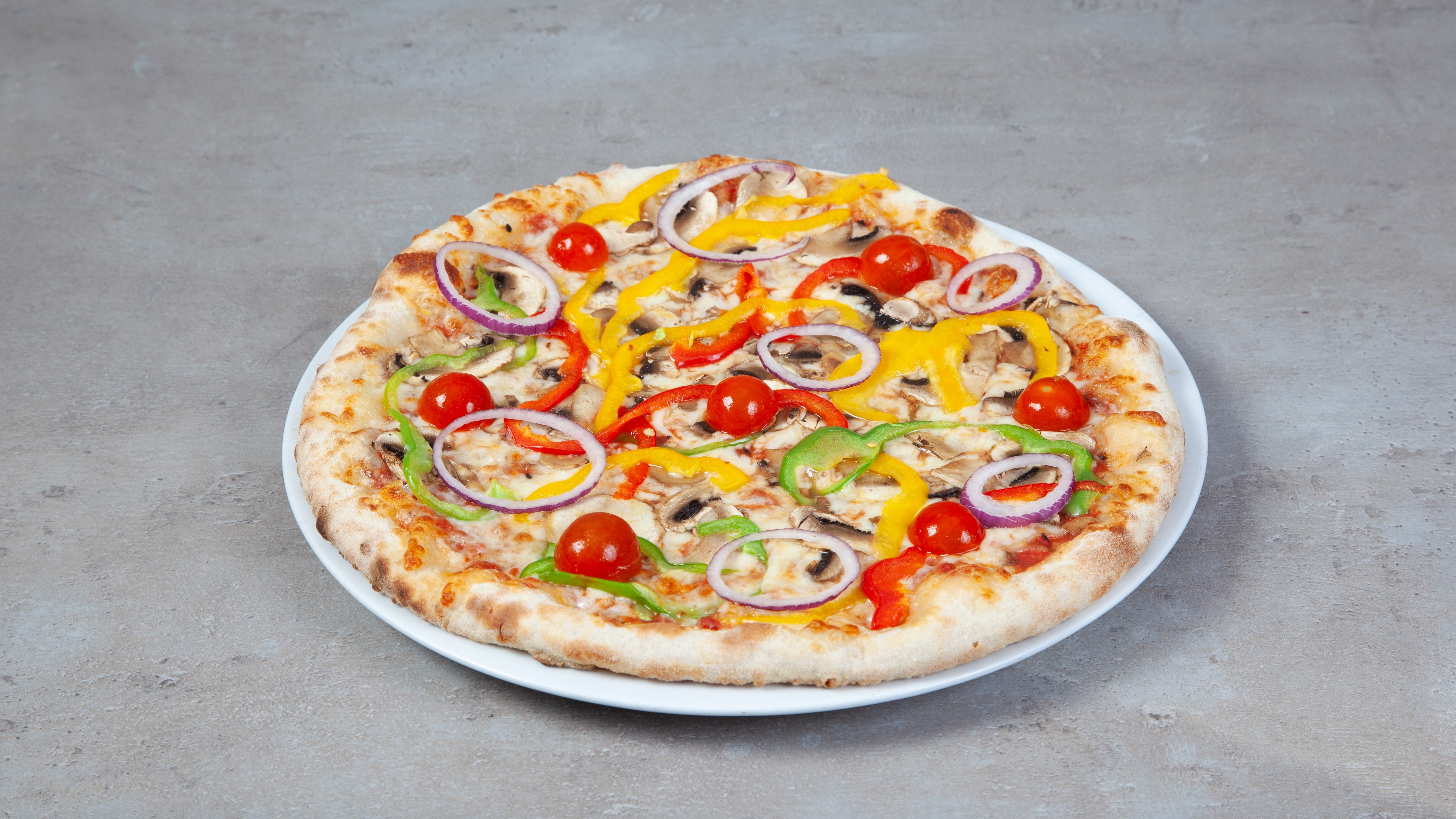 Pizza végétarienne 🍕🍄🧀🍅🧀 🫑🧀