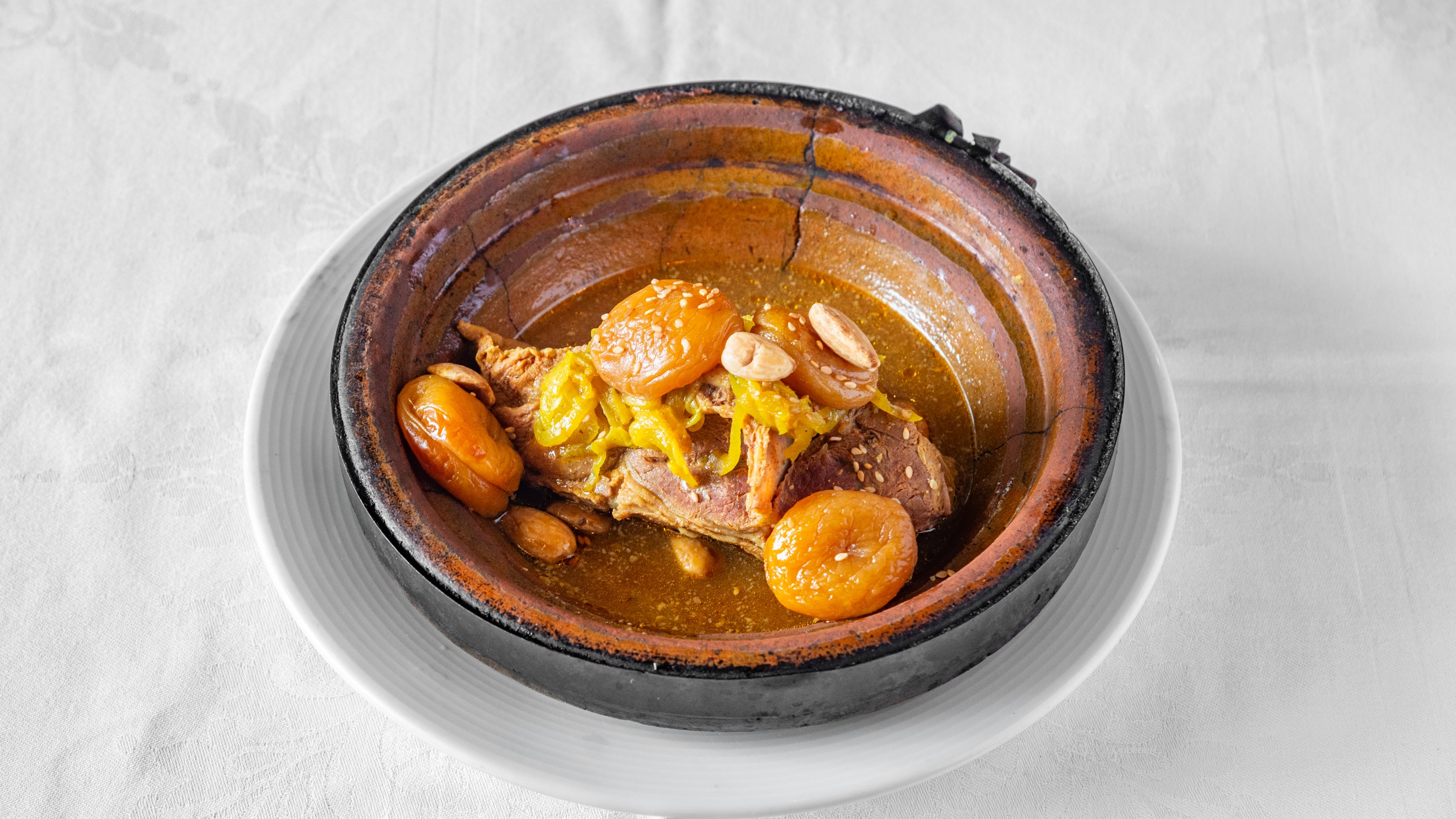 Tajine d’agneau aux abricots ou pruneaux & amandes