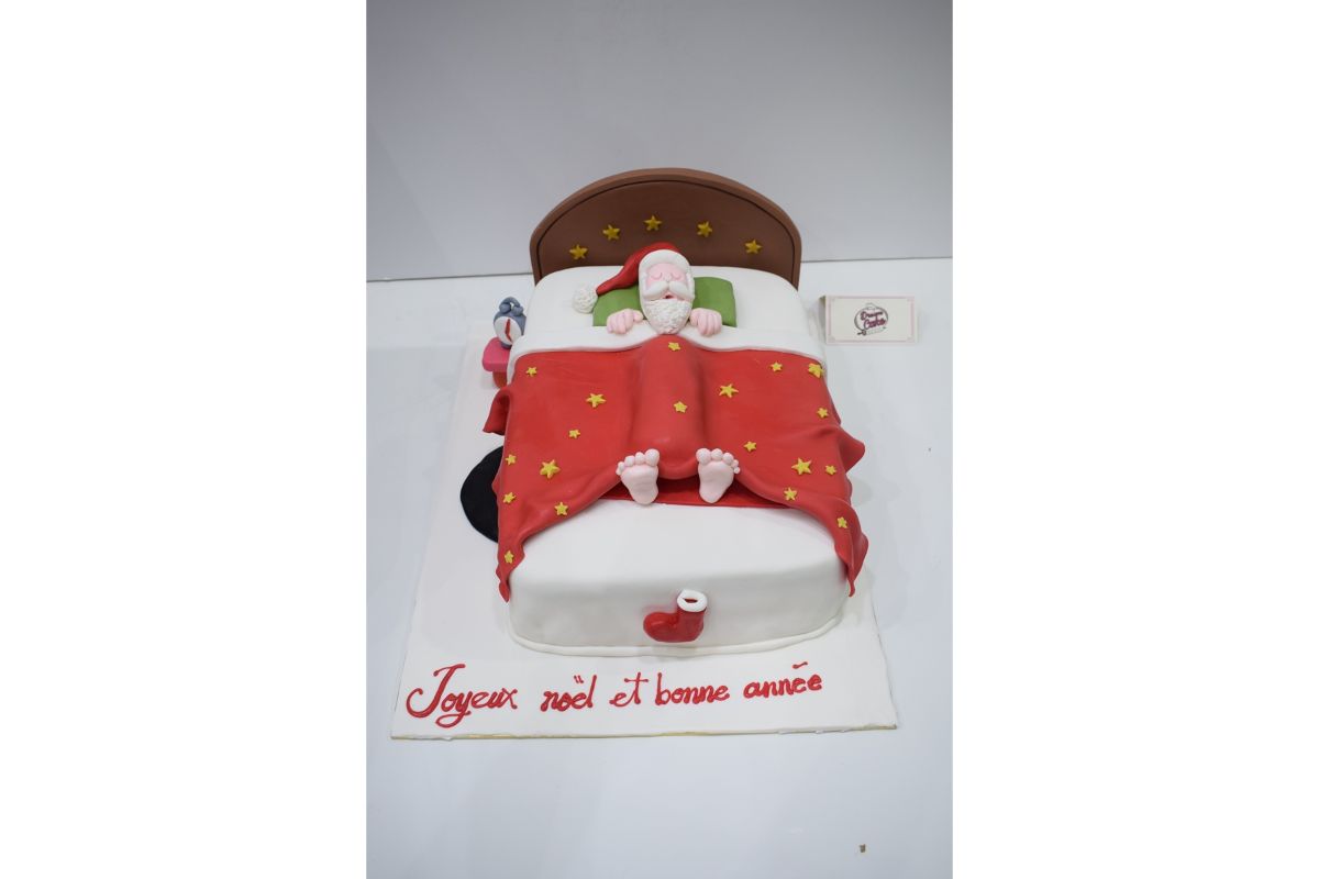 Christmas Cake (A4 size) (Serve 15 Persons)