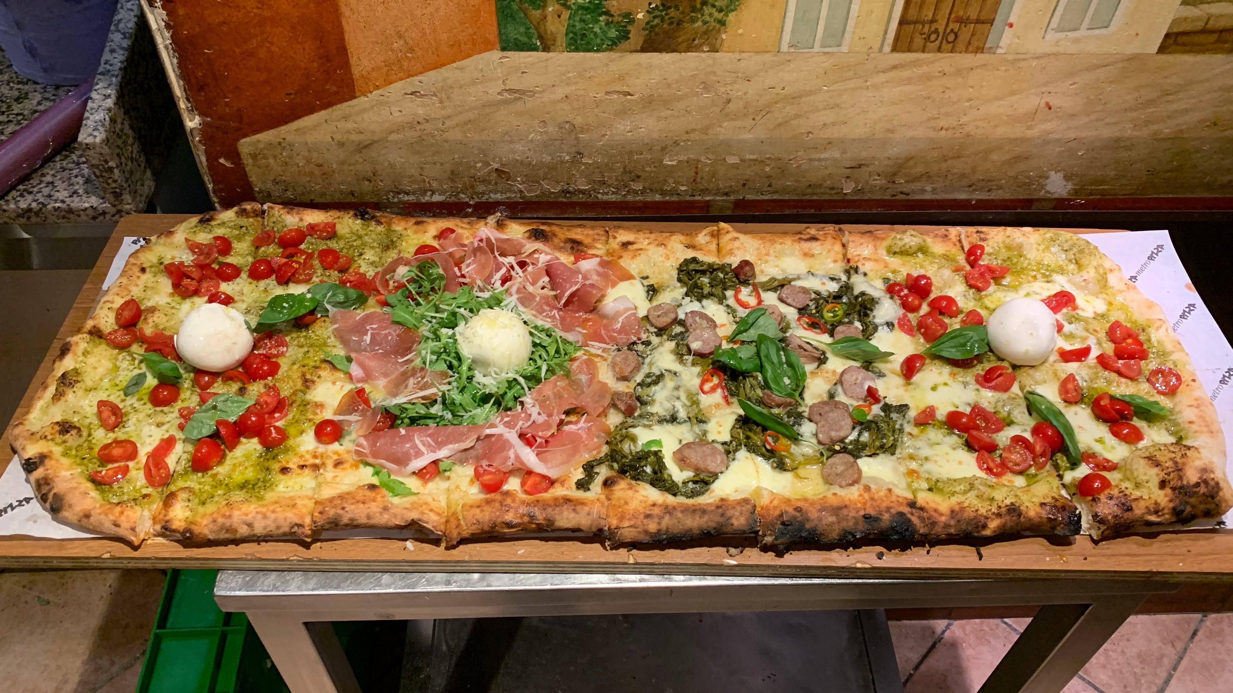 Pizza Metro Pizza delivery from Clapham Order with Deliveroo