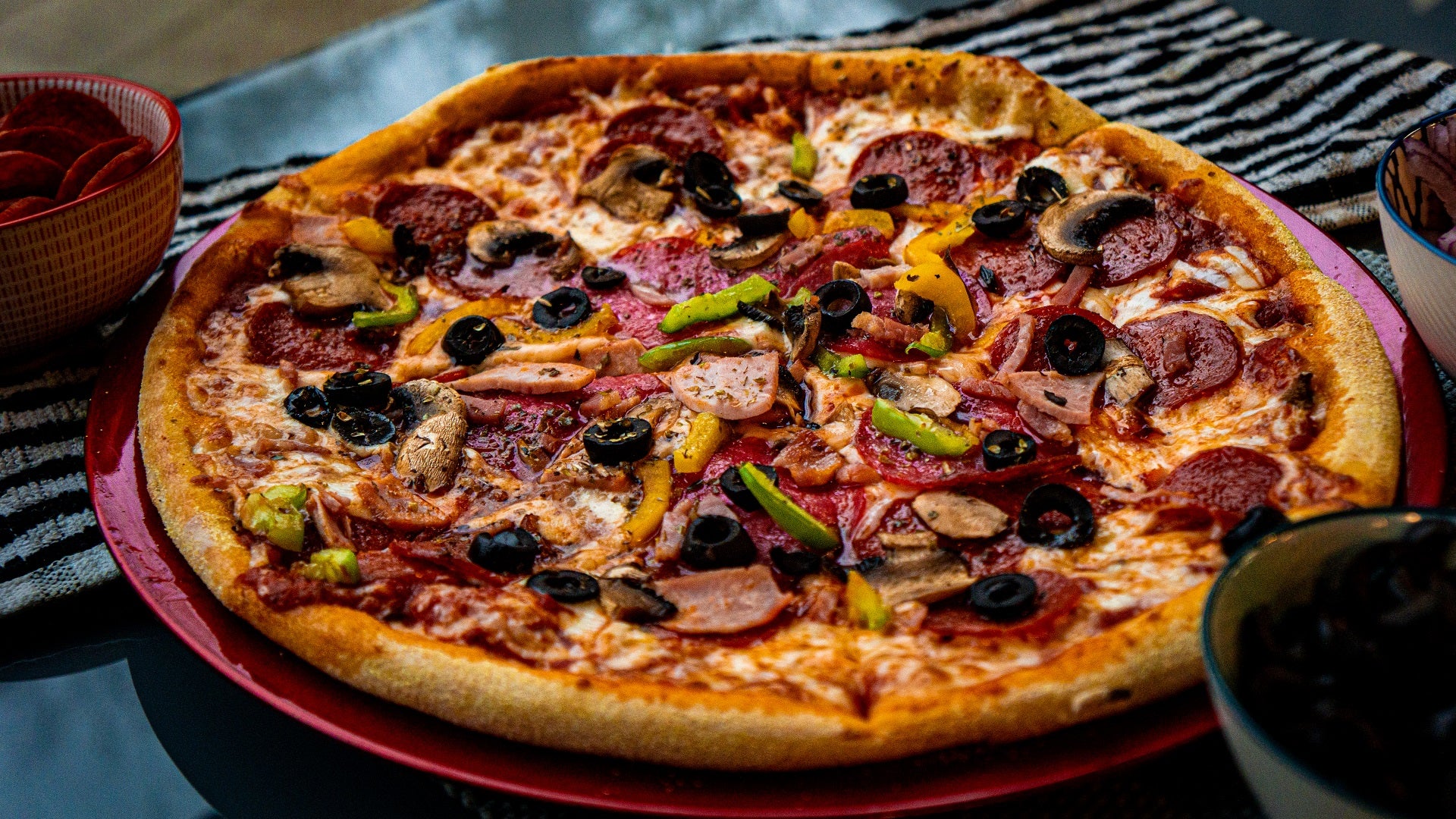 Edgar's Pizza delivery from Yeovil Order with Deliveroo