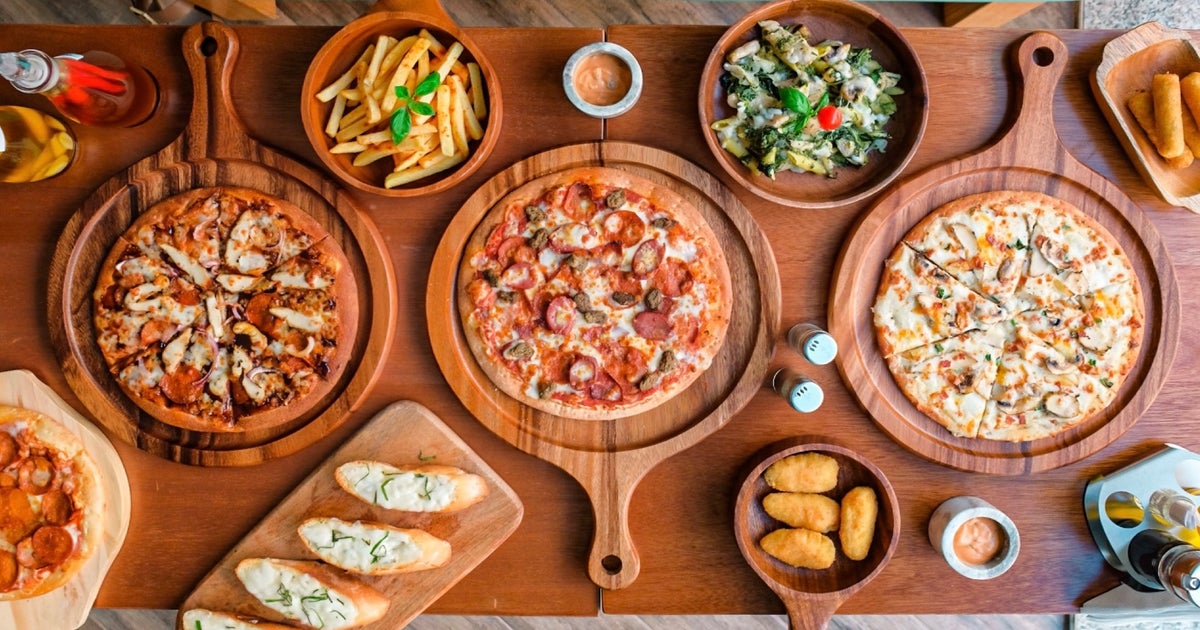 Pizza Bella delivery from Al Manhal Order with Deliveroo