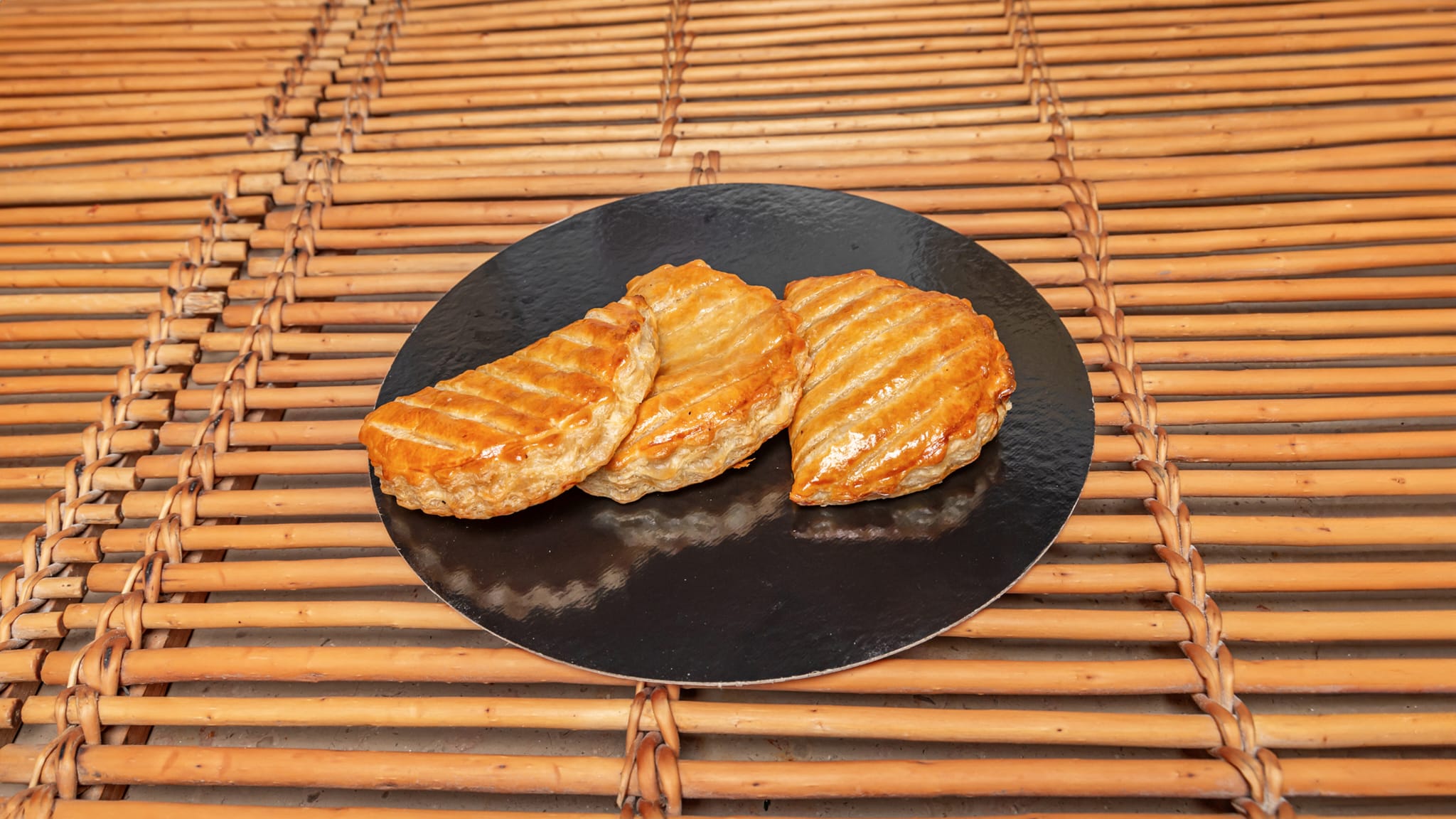 Le Trio Chausson au pomme ou Pain au Raisin