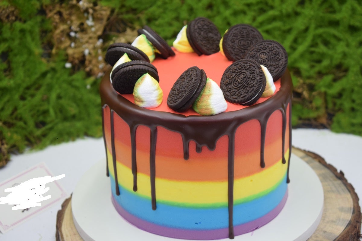 Oreo Cake (6 Inches) (Serves 6-8 Persons)