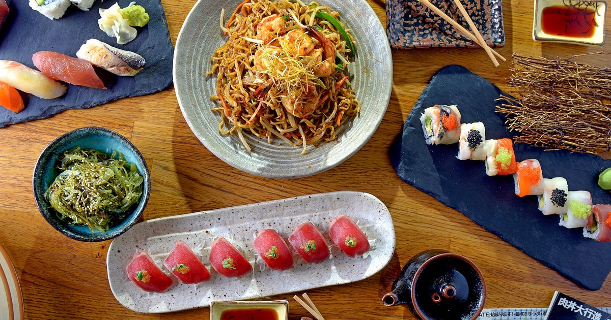 Sushi & Wok entrega desde Collblanc - Pide comida con Deliveroo sushi wok peru