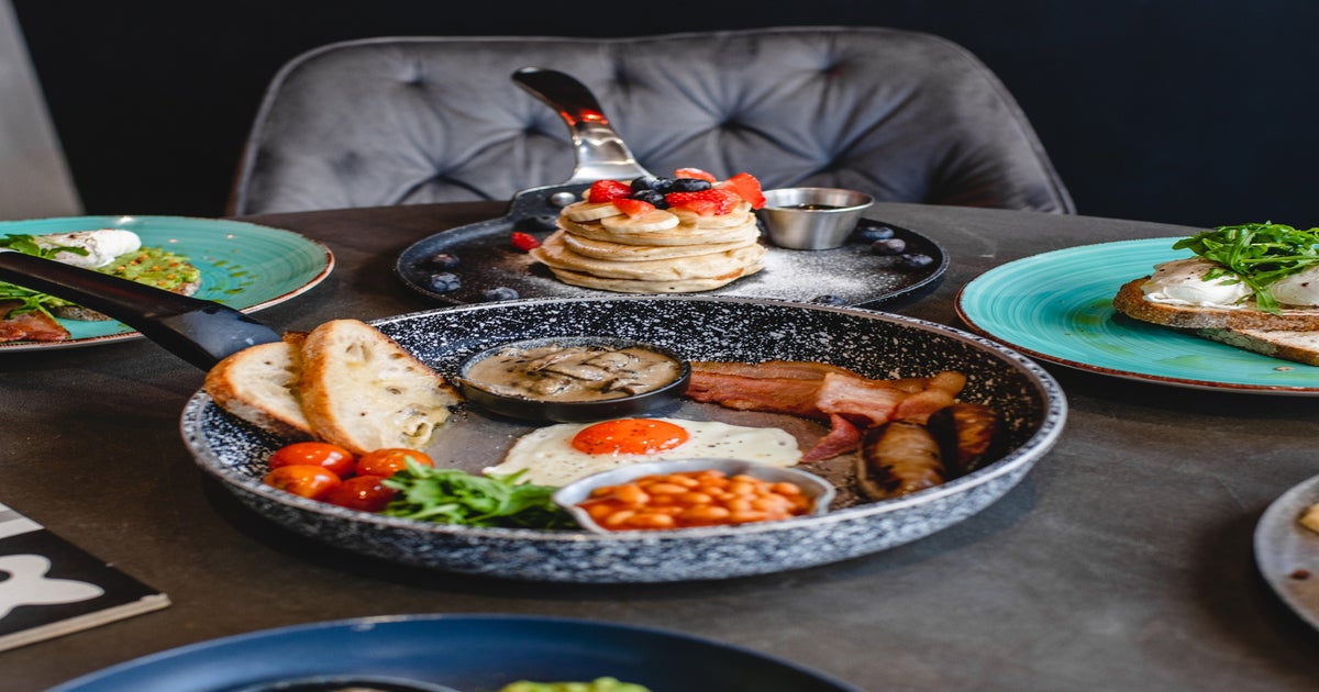 Hummings Cafe and Bar delivery from Esher - Order with Deliveroo