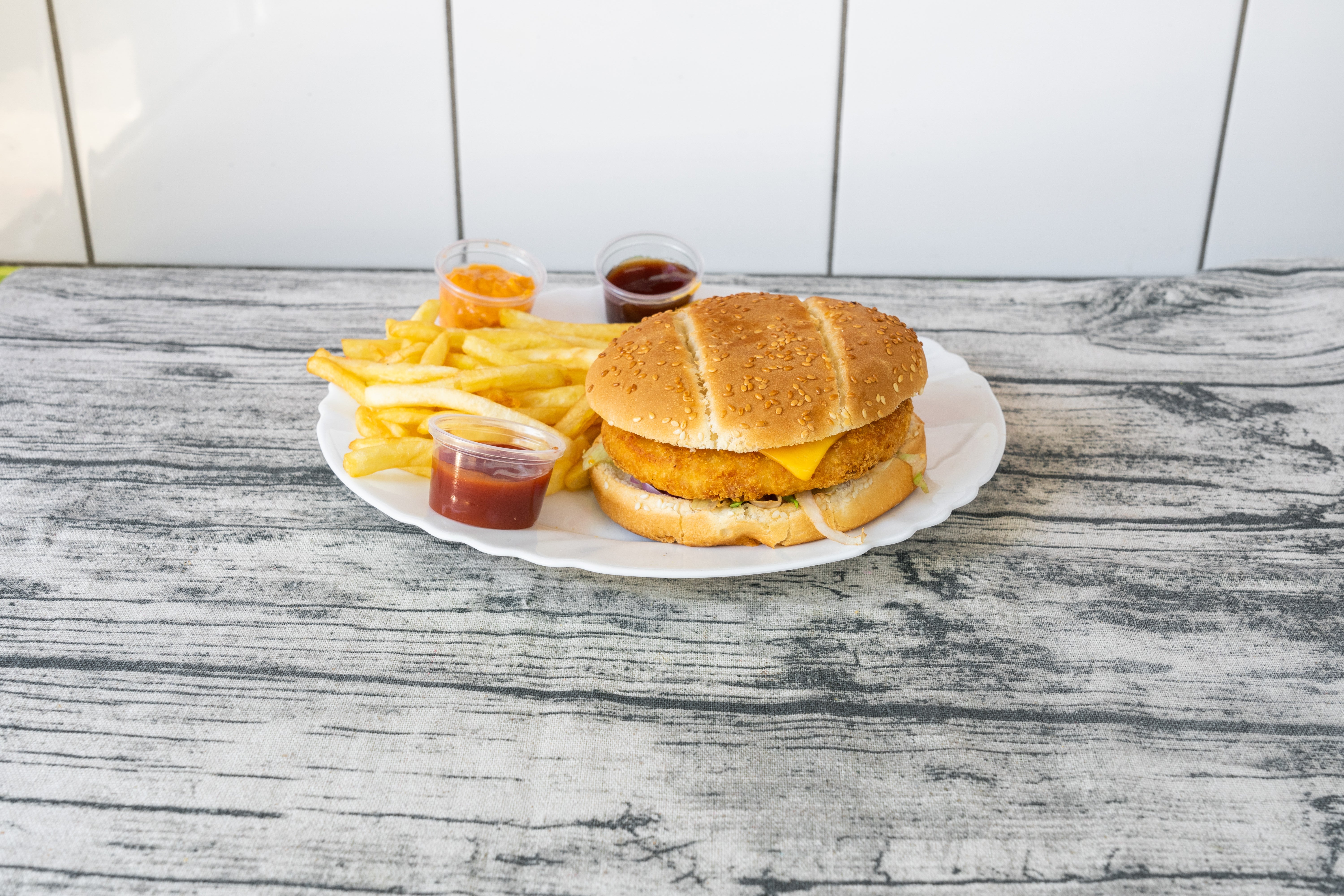 Menu royal chicken burger