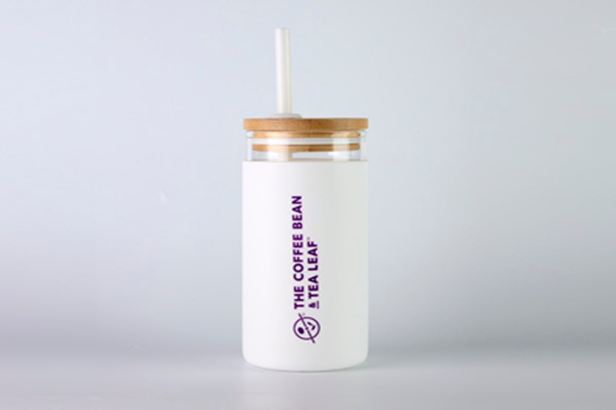 Glass tumbler with sleeve, straw and lid - White