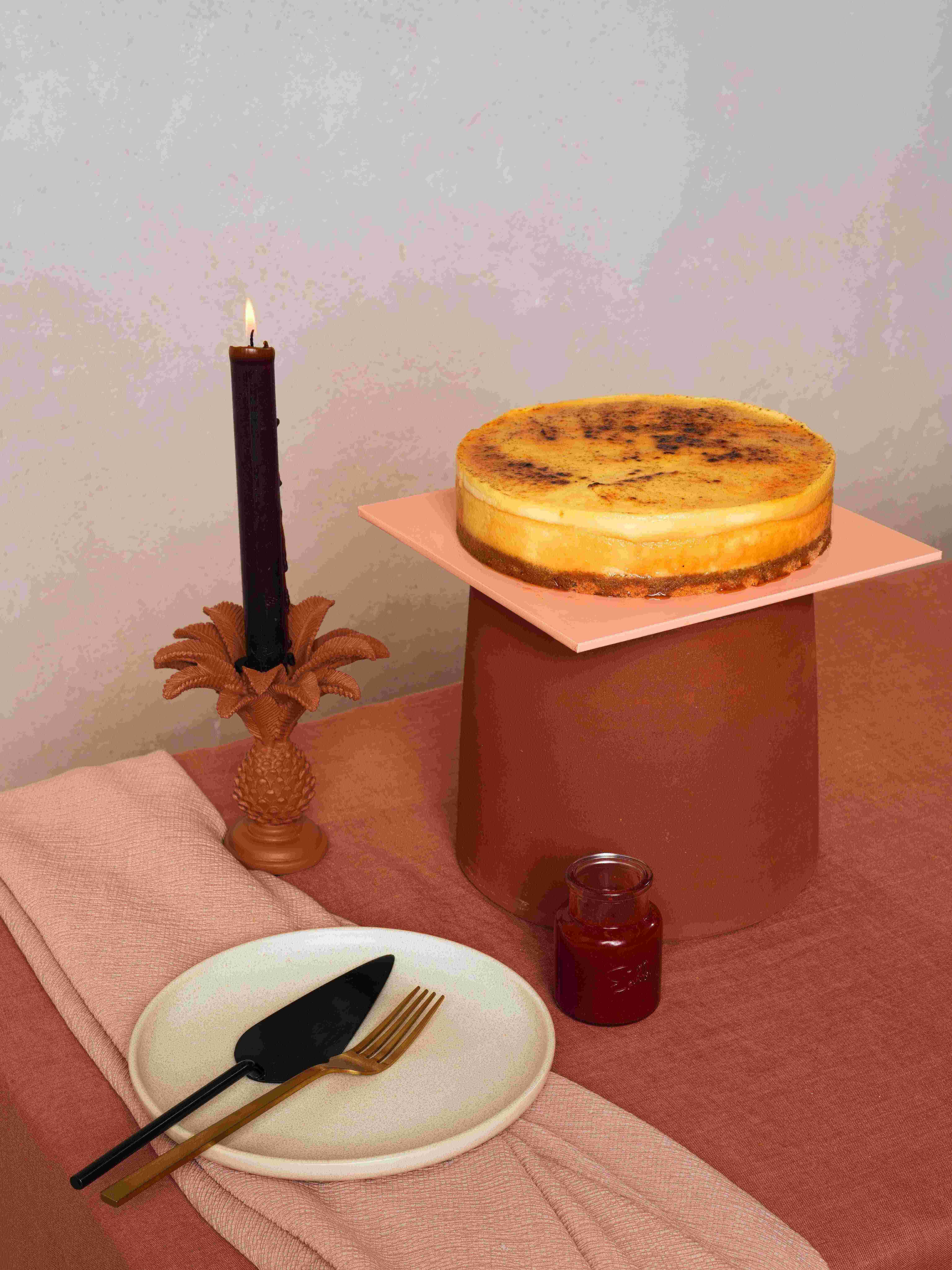 Creme Brulee Cheesecake With Strawberry Sauce