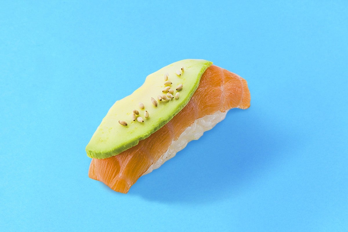 Sushi avocat saumon