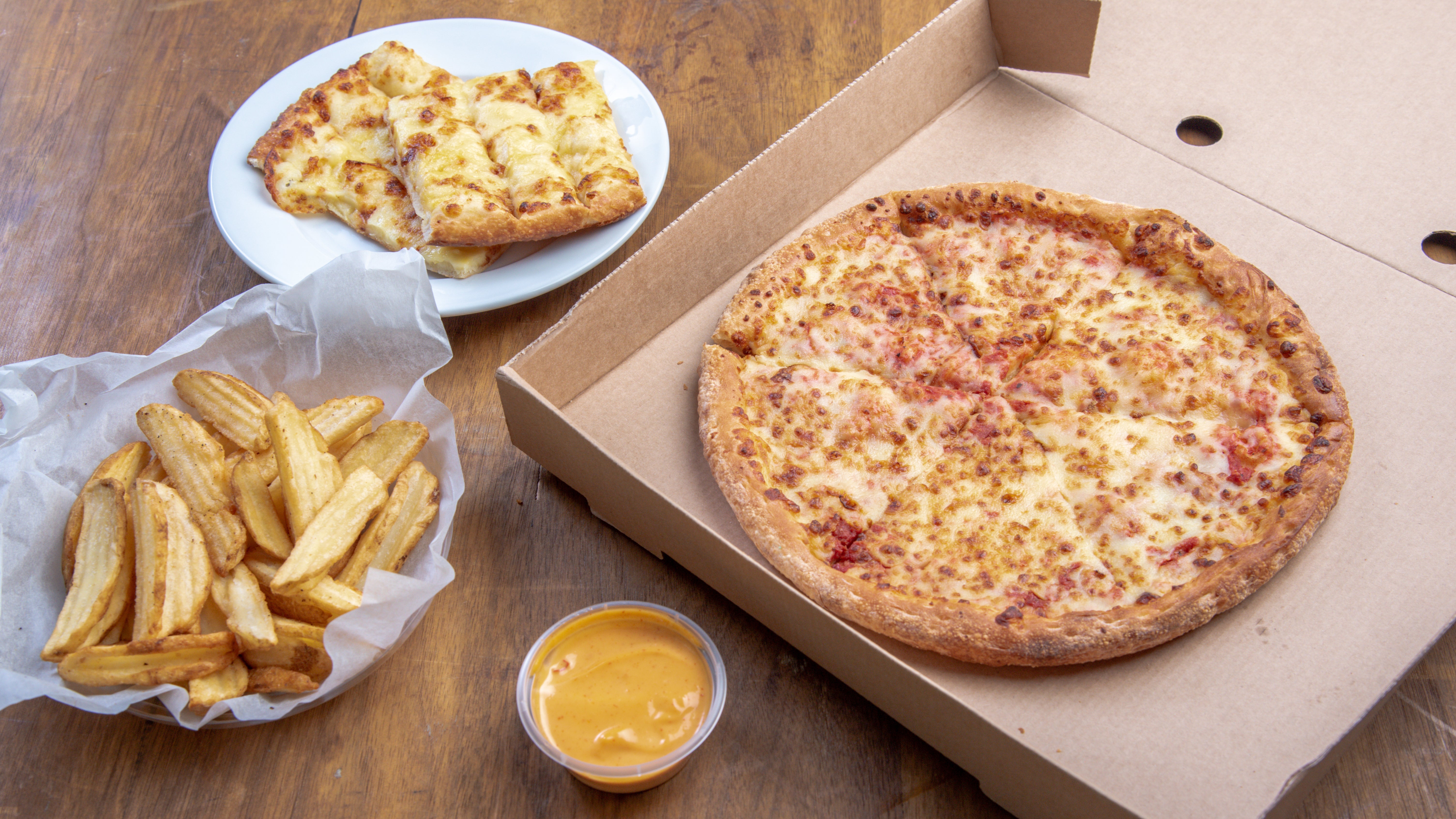 Max Pizza Belfast East delivery from Clarawood Order with Deliveroo