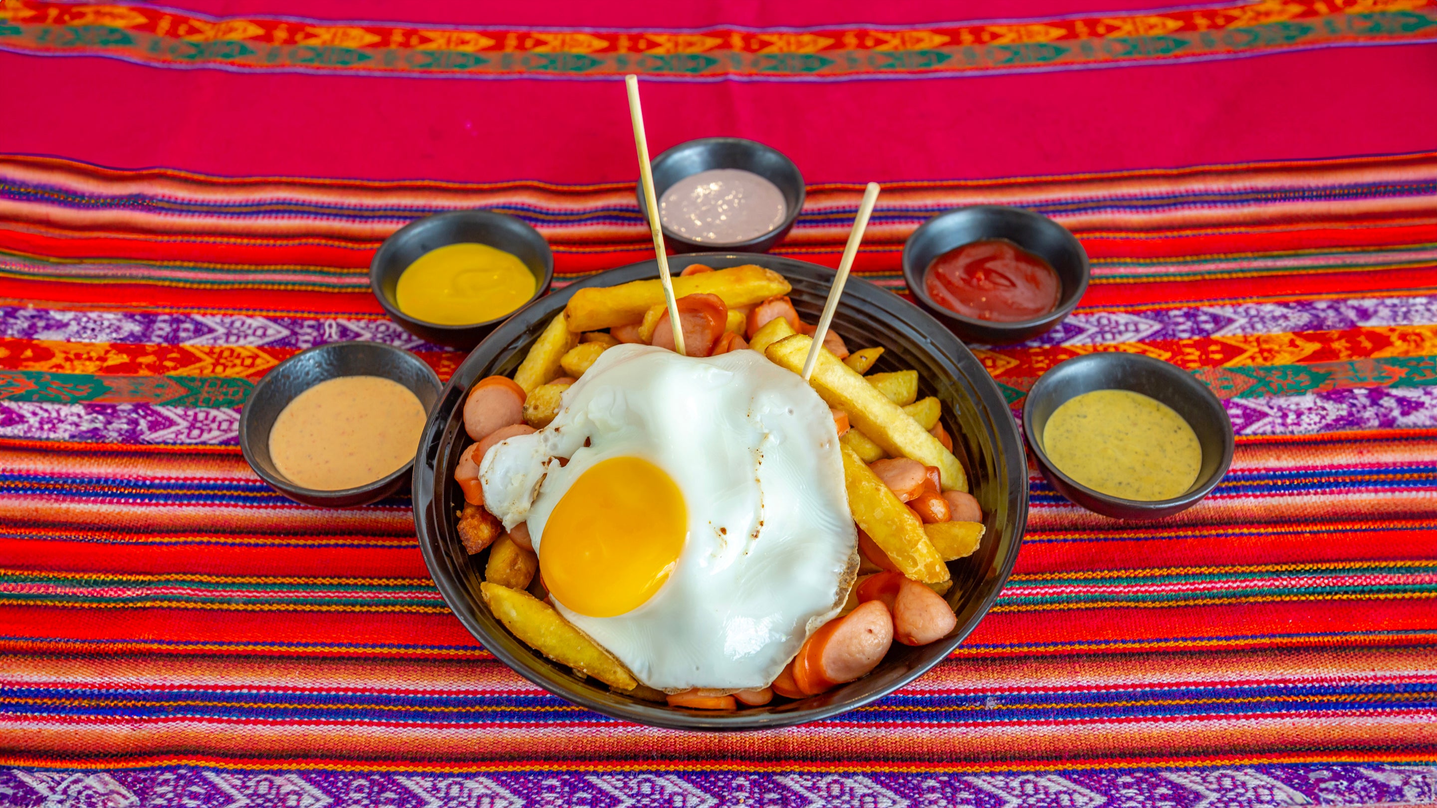 Salchipapa especial