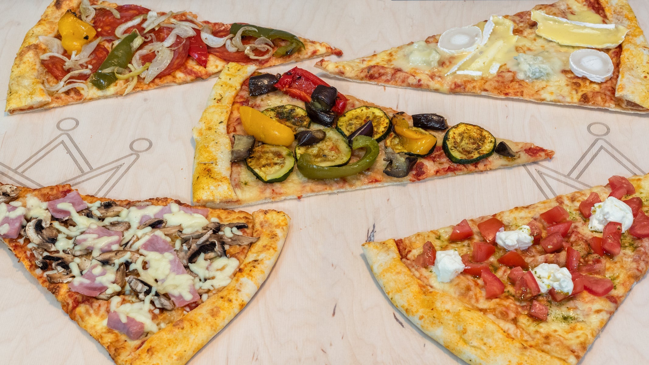 Calories Pizza 4 Fromages 33 Cm King Slice livre depuis Nogent-sur-Marne - Nogent Village - Commandez avec  Deliveroo