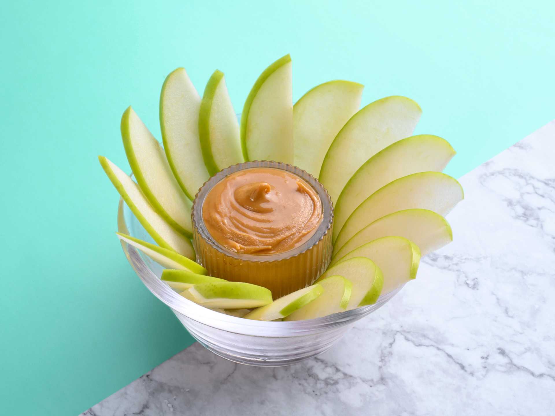 Apple Slices & Peanut Sauce