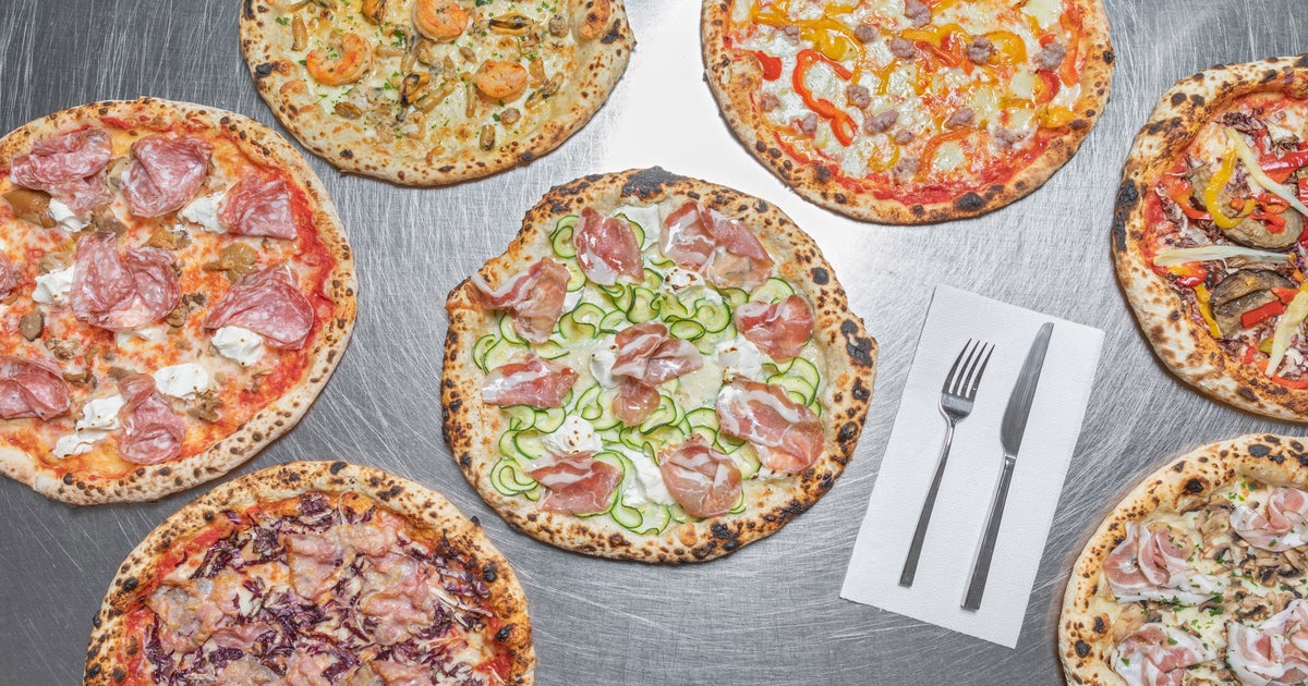 Pizza lunt Lunt Road delivery from Willenhall Order with Deliveroo