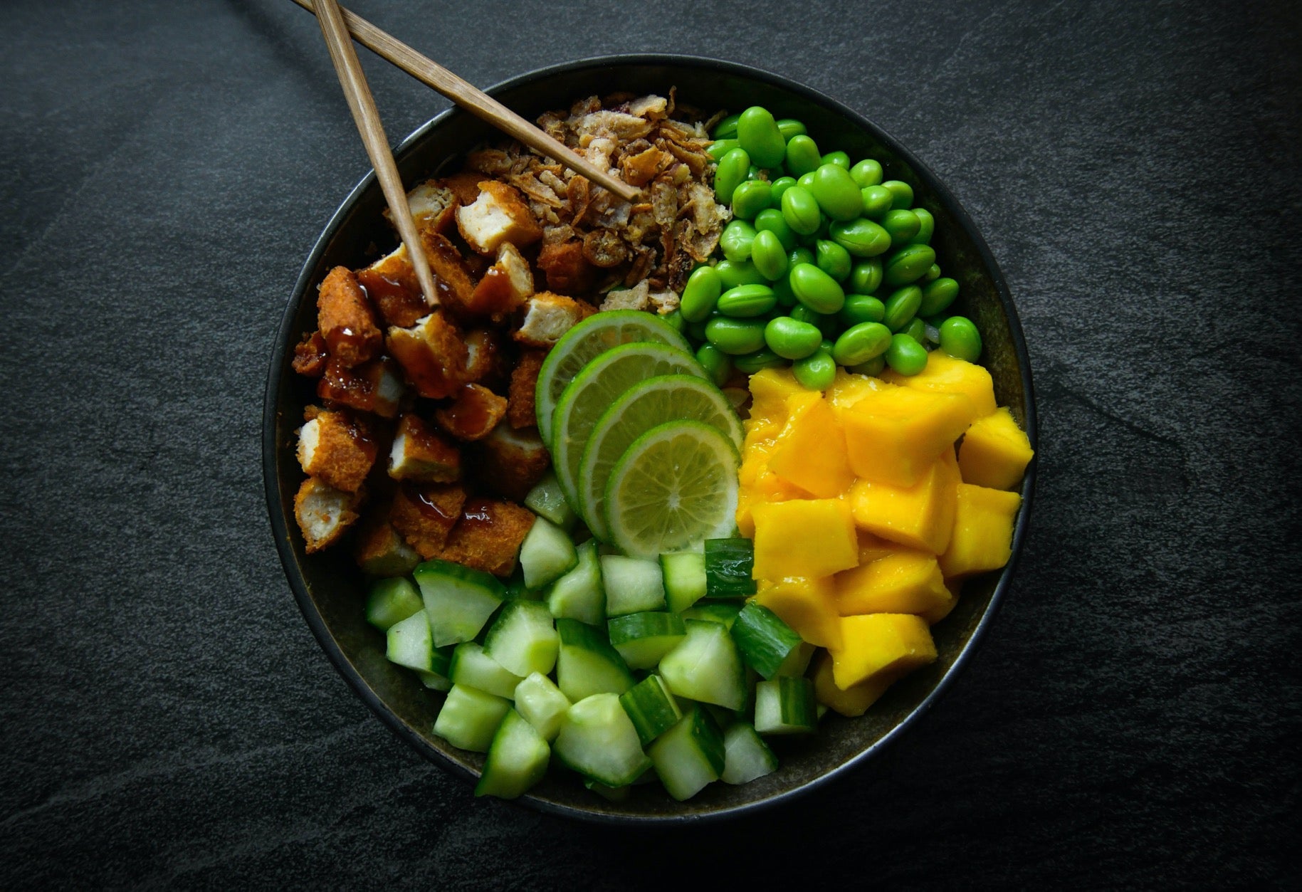 Poke Chicken 🥢🍗🧅🥭🥒🥗🍚