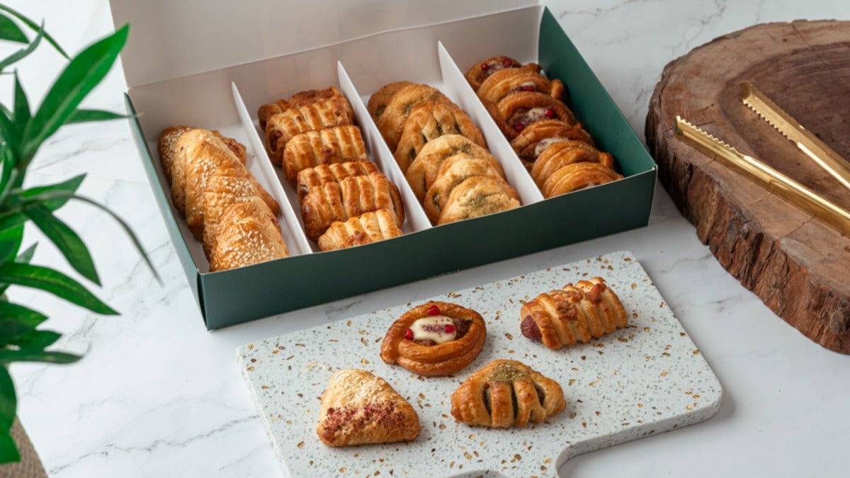 Mini Danish Gathering Box 24