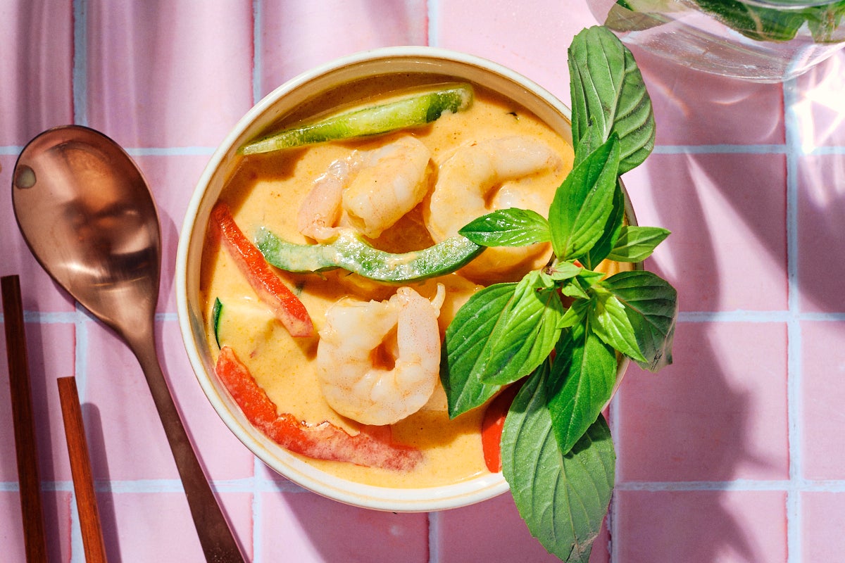 🍤 CURRY ROUGE CREVETTES  SERVI AVEC DU RIZ