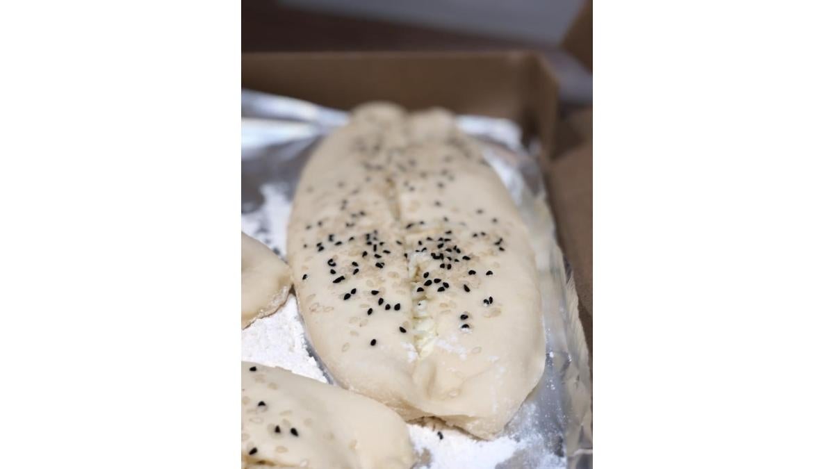 Refrigerated Plain Mozzarella Cheese Pie