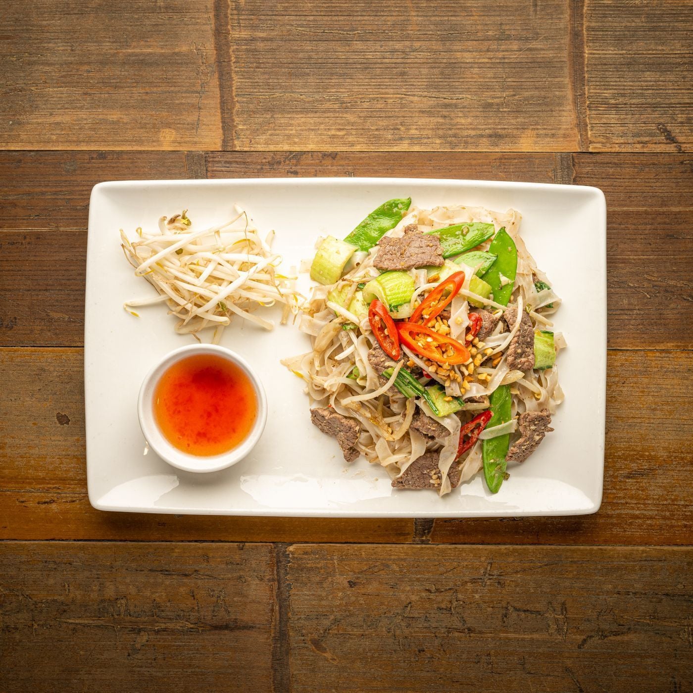 Wok-fried noodles & veg (beef)