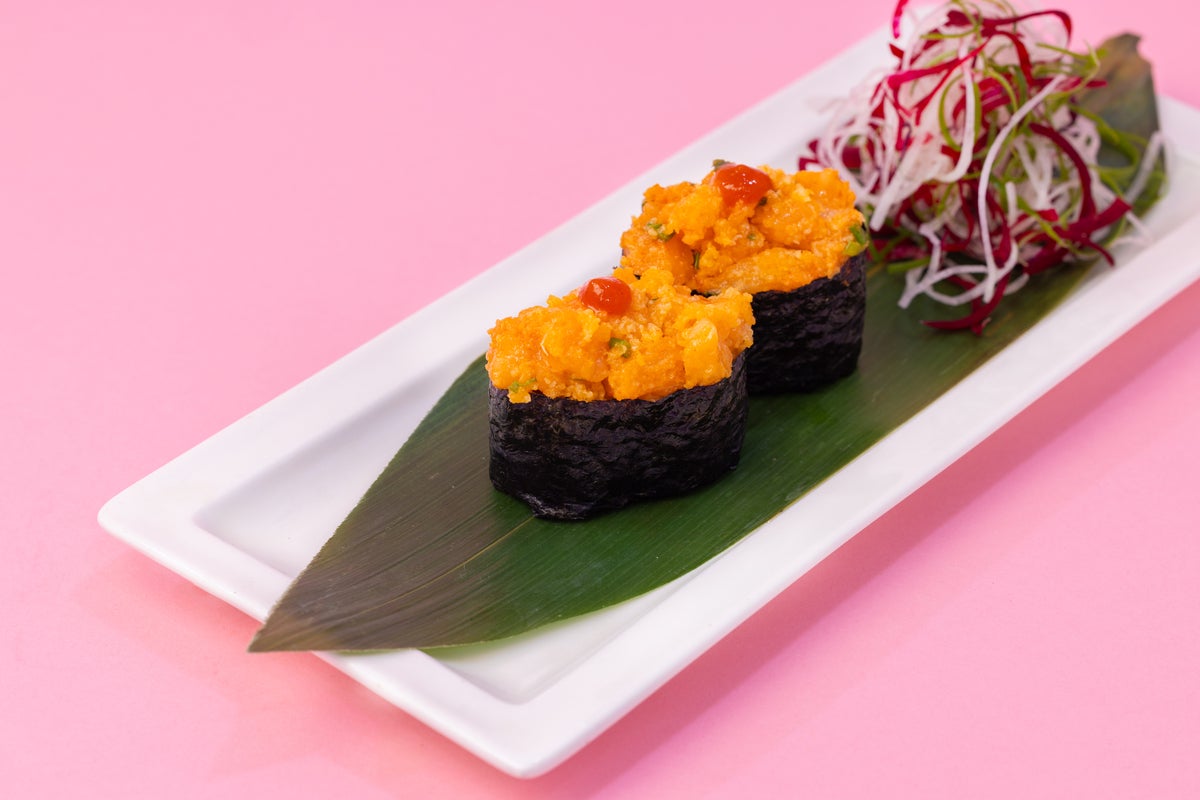 Mini Spicy Salmon Gunkan(Raw)